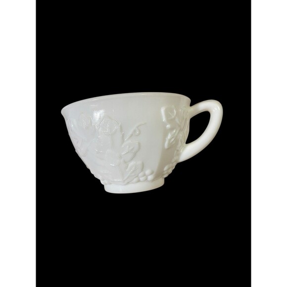 Indiana Colony Harvest grape milk glass Dinner Plate Saucer And Cup Vintage Set - Picture 8 of 9